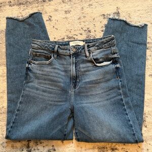 Hidden Straight Leg Jeans Medium Wash